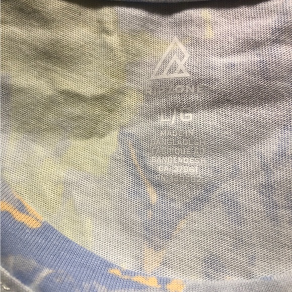 NWT Ripzone Blue, Peach, & Yellow Marble Patterned Lightweight Active T-Shirt - Picture 5 of 7